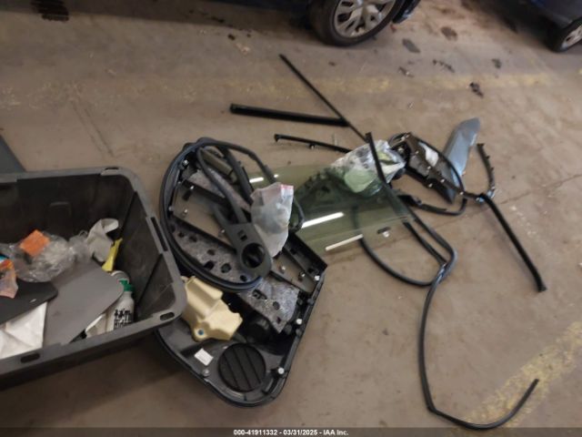 JTNKHMBX0M1120864 Toyota C-HR LE