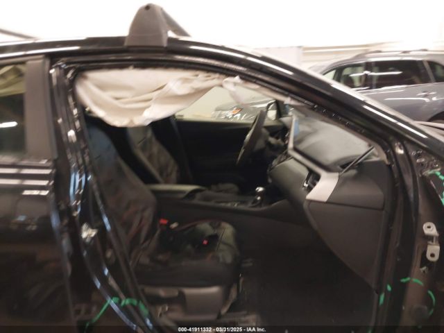 JTNKHMBX0M1120864 Toyota C-HR LE