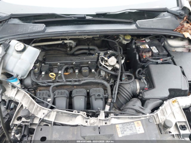 1FADP3K21GL330998 Ford FOCUS SE