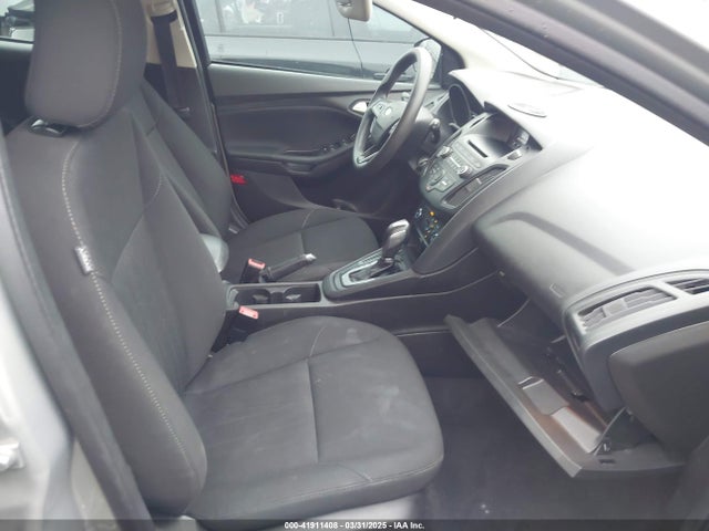 1FADP3K21GL330998 Ford FOCUS SE