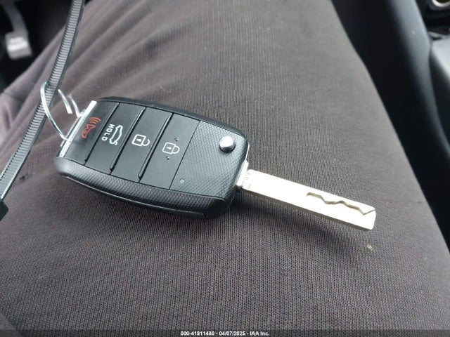 5XXGT4L38JG271181 KIA Optima Lx