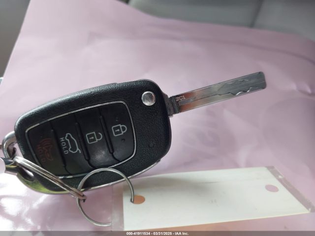 KM8J23A47JU656140 Hyundai TUCSON SE