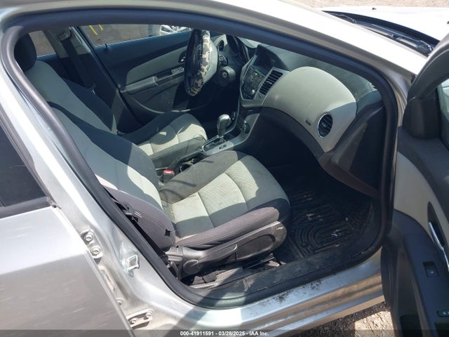 1G1PA5SH9F7261115 Chevrolet Cruze Ls Auto