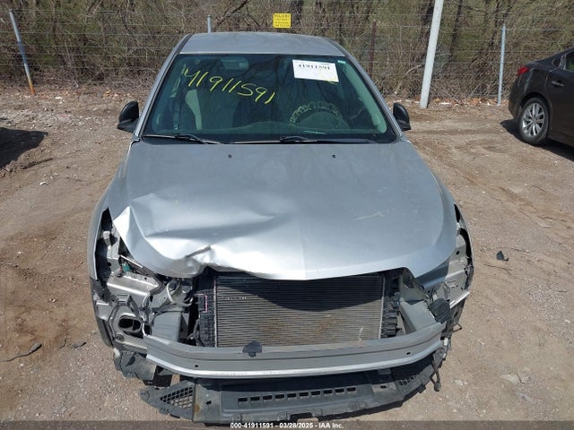 1G1PA5SH9F7261115 Chevrolet Cruze Ls Auto