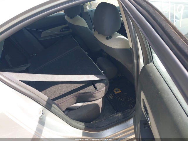 1G1PA5SH9F7261115 Chevrolet Cruze Ls Auto