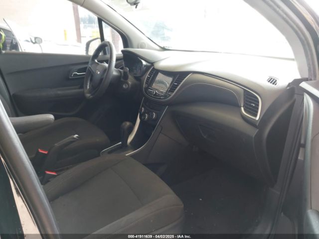 3GNCJNSB4HL240969 Chevrolet TRAX LS