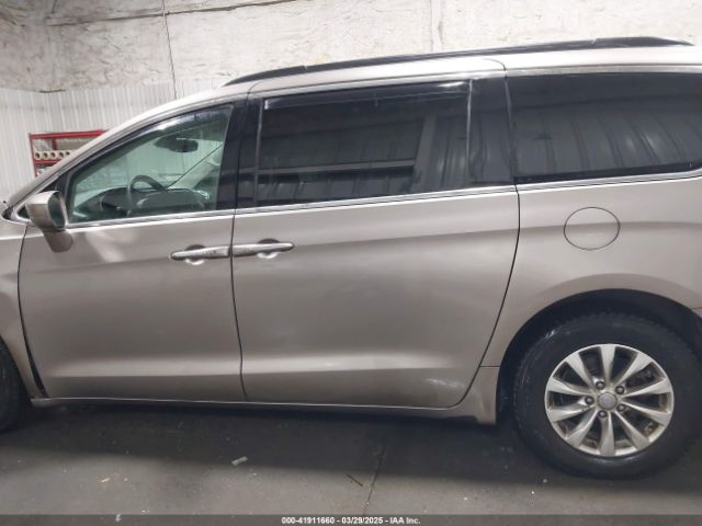 2C4RC1FG1JR278437 Chrysler Pacifica Touring Plus