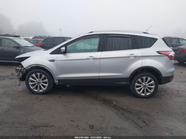 1FMCU9JD0HUA17758 Ford Escape Titanium
