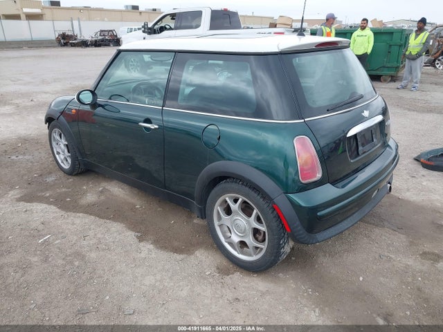 2004 MINI COOPER WMWRC33424TJ62891 Photo 2