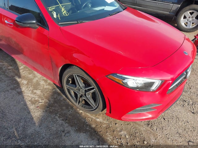 WDD3G4FB3KW025439 Mercedes-Benz A 220 4matic