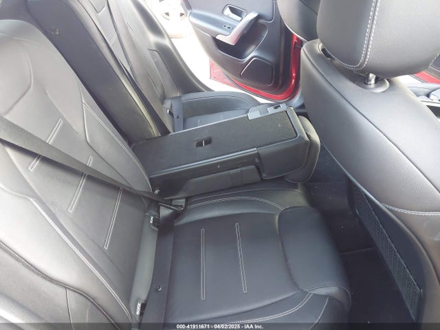 WDD3G4FB3KW025439 Mercedes-Benz A 220 4matic
