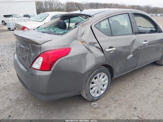 3N1CN7AP5HK442878 Nissan Versa 1.6 Sv