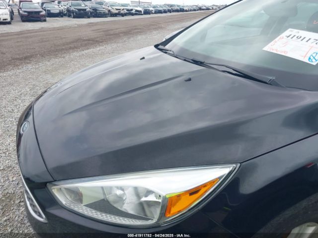 1FADP3K26GL310195 Ford FOCUS SE