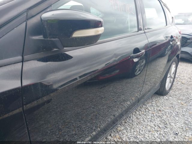 1FADP3K26GL310195 Ford FOCUS SE