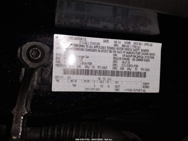 1FADP3K26GL310195 Ford FOCUS SE