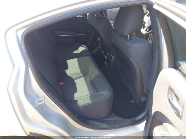 2C3CDXBG0KH572645 Dodge Charger Sxt Rwd