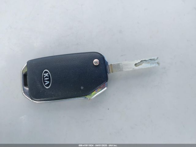 KNDJ23AU7M7754527 KIA mpi nu