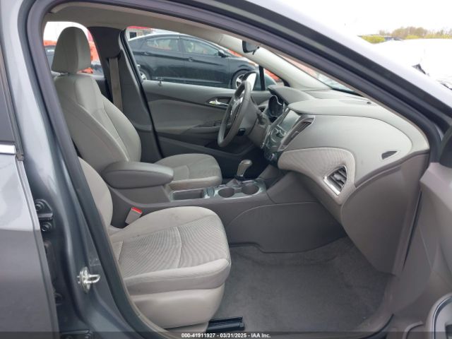 1G1BE5SM5J7131675 Chevrolet Cruze Lt Auto