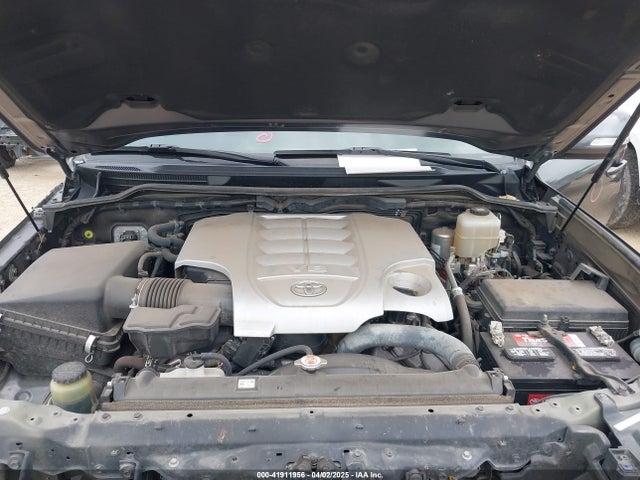 JTMCY7AJ5K4079361 Toyota Land Cruiser V8
