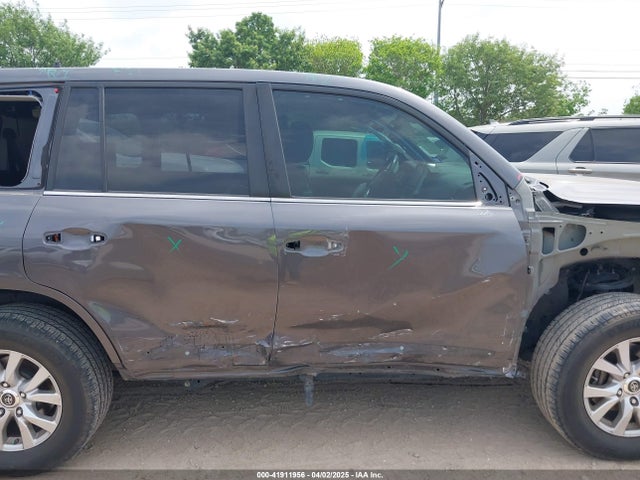 JTMCY7AJ5K4079361 Toyota Land Cruiser V8