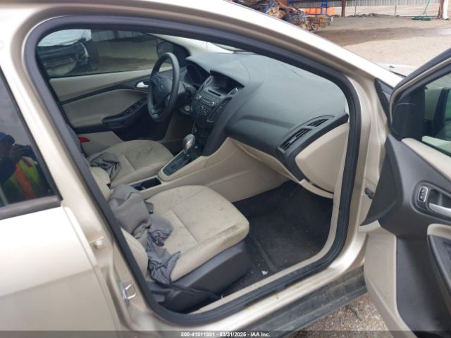 1FADP3F28HL236581 Ford FOCUS SE