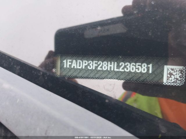 1FADP3F28HL236581 Ford FOCUS SE