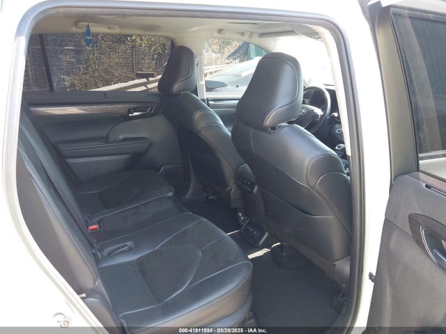 5TDDZRBH1LS007684 Toyota Highlander Limited
