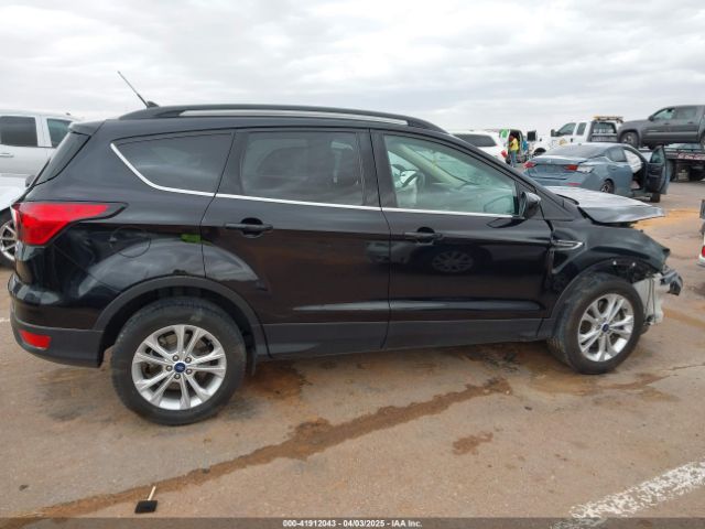 1FMCU9HD2KUC31874 Ford ESCAPE SEL