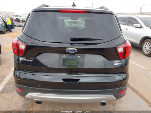 1FMCU9HD2KUC31874 Ford ESCAPE SEL