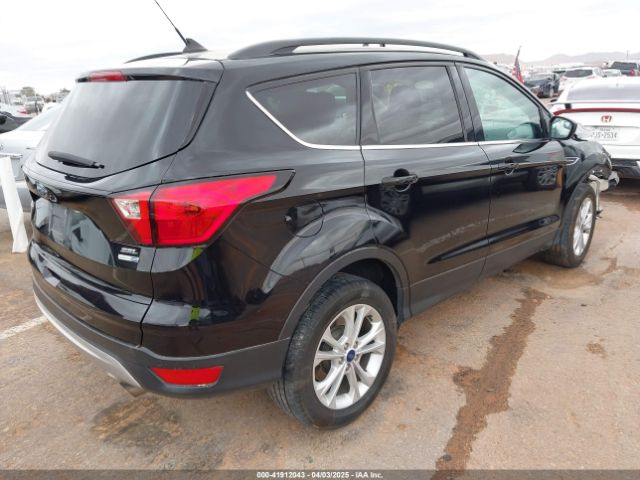1FMCU9HD2KUC31874 Ford ESCAPE SEL