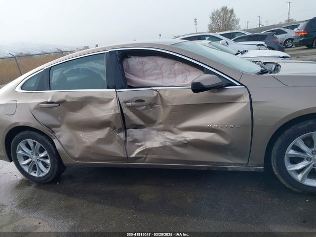 1G1ZD5STXKF143465 Chevrolet MALIBU LT