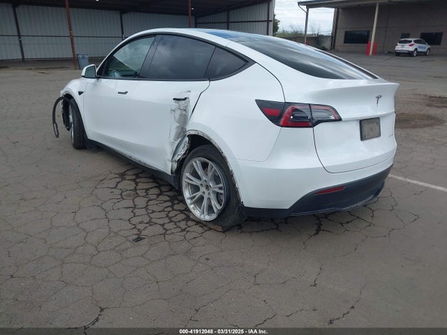 2021 TESLA MODEL Y 5YJYGDEE3MF214952 Photo 2