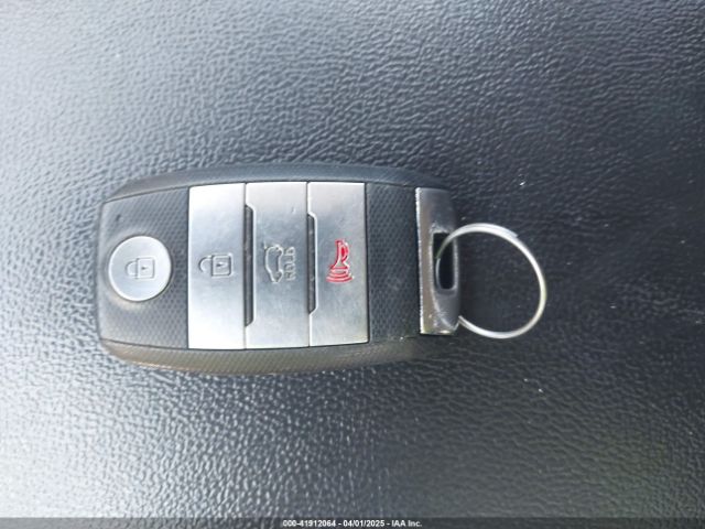 5XYPGDA33HG273739 KIA Sorento 2.4l Lx