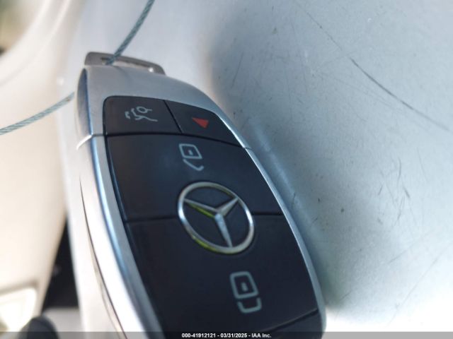WDDZF4JB4HA120585 Mercedes-Benz E 300