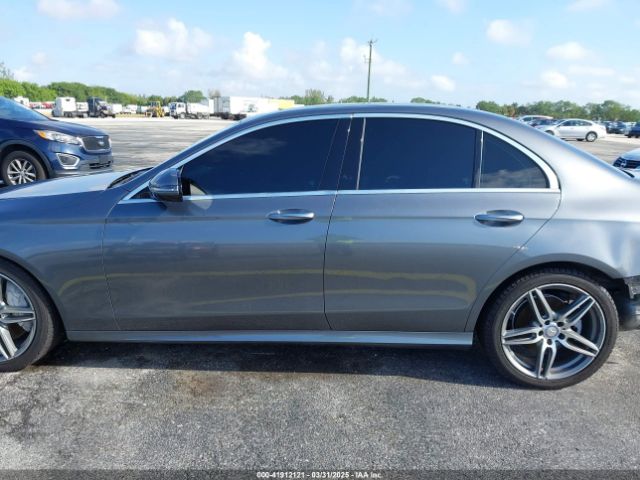 WDDZF4JB4HA120585 Mercedes-Benz E 300