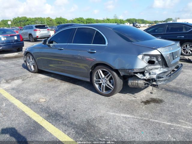 WDDZF4JB4HA120585 Mercedes-Benz E 300