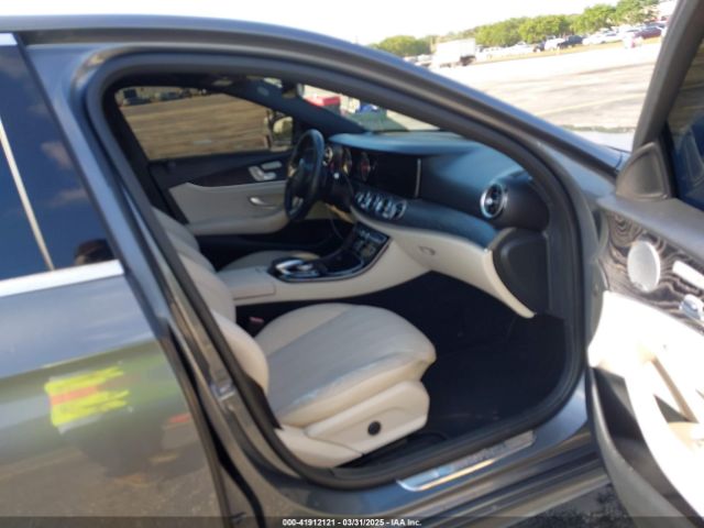 WDDZF4JB4HA120585 Mercedes-Benz E 300