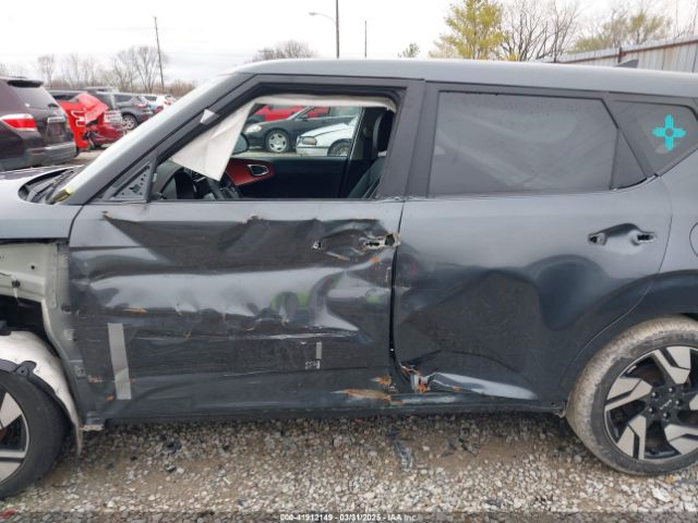 KNDJ53AU1P7890583 KIA Soul Gt-line