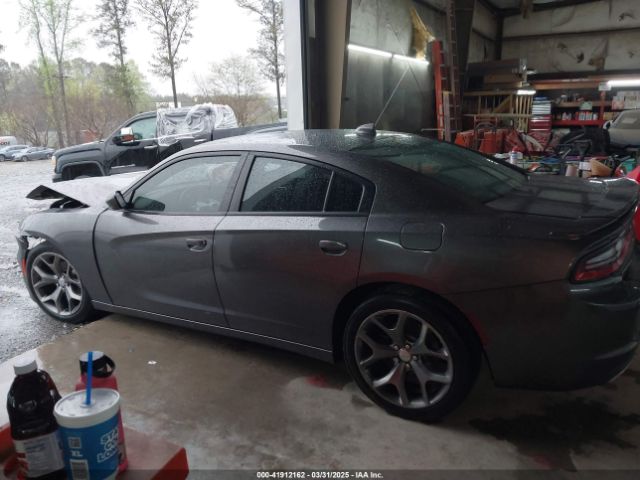 2C3CDXHG8FH848115 Dodge Charger Sxt