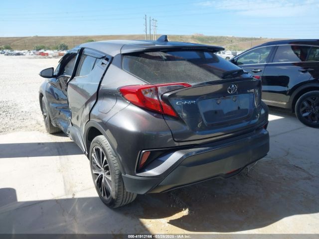 NMTKHMBX4MR120064 Toyota C-HR LE