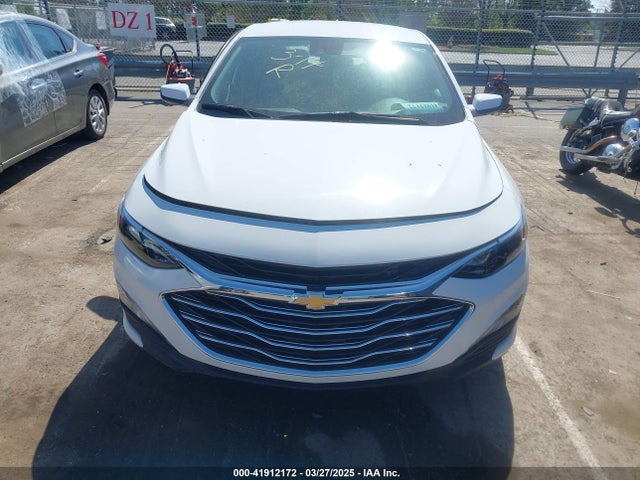 1G1ZD5ST8SF131749 Chevrolet Malibu Fwd 1lt