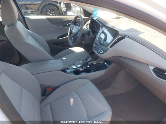 1G1ZD5ST8SF131749 Chevrolet Malibu Fwd 1lt