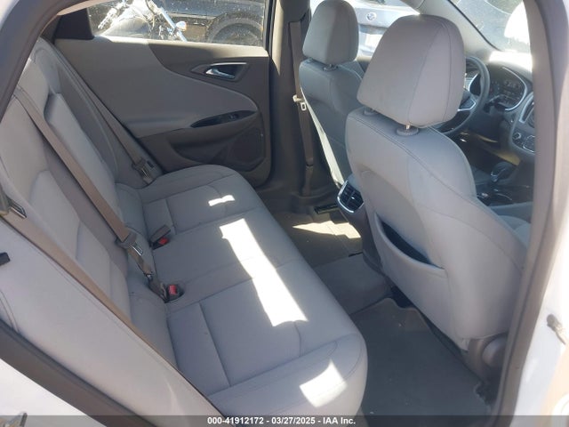 1G1ZD5ST8SF131749 Chevrolet Malibu Fwd 1lt