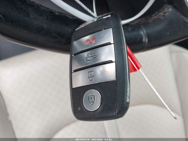 2016 KIA OPTIMA 5XXGU4L32GG056773 Photo 10