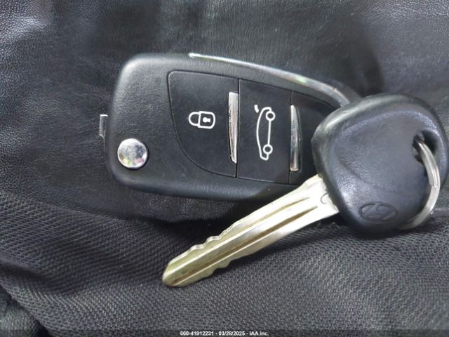 5NPD84LF1JH392279 Hyundai ELANTRA SEL