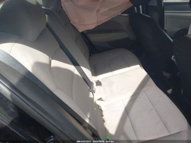 5NPD84LF1JH392279 Hyundai ELANTRA SEL