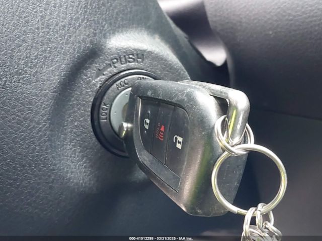 NMTKHMBX6LR117858 Toyota C-HR LE