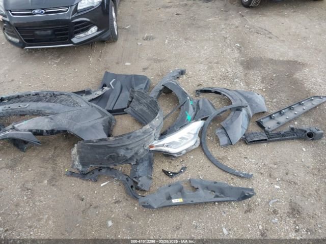 NMTKHMBX6LR117858 Toyota C-HR LE
