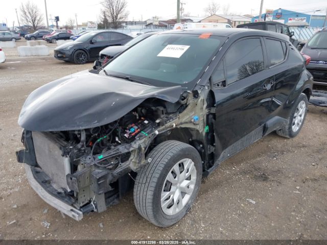 NMTKHMBX6LR117858 Toyota C-HR LE