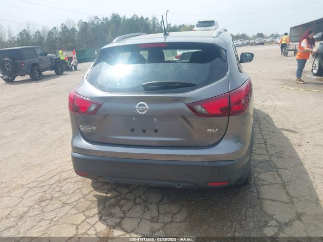 JN1BJ1CP2KW217072 Nissan Rogue Sport Sv